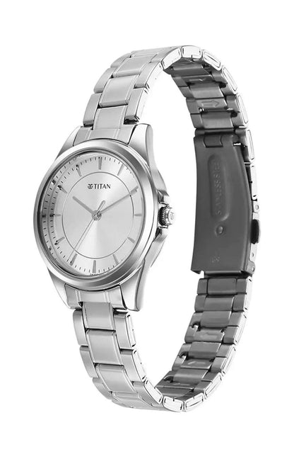 Titan Ladies Sparkle Silver Round Dial Women 2565SM01