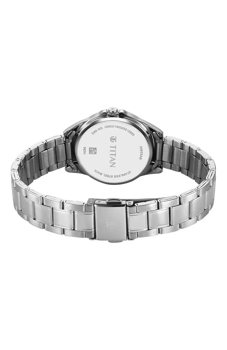 Titan Ladies Sparkle Silver Round Dial Women 2565SM01